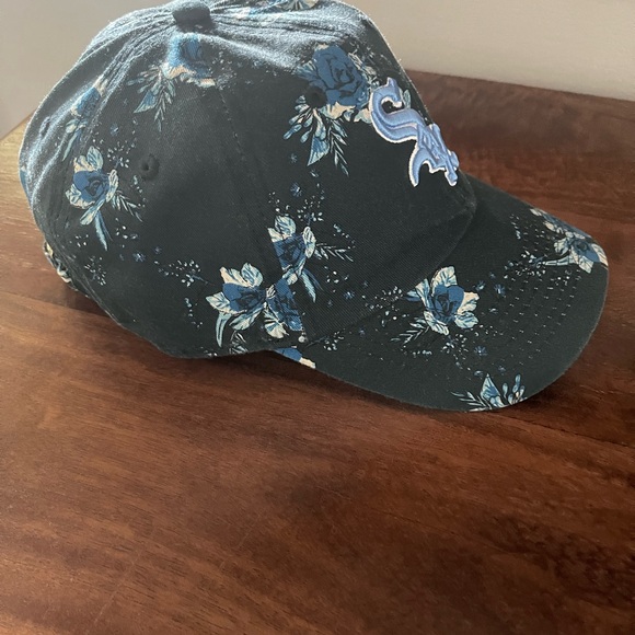 Chicago white Sox floral hat - Picture 6 of 10
